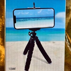 “Me” Modern Expressions Table Top Adjustable Tripod Phone Stand - Black